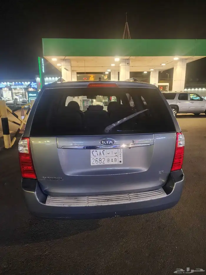 كيا كرنفال موديل 2009 16