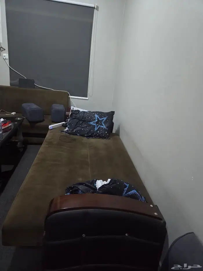 دولاب وكنبايتان بينفتحو بصيرو سرير وبيتخزن فيهم أغراض 2