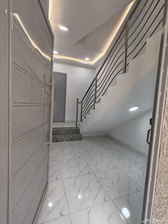للبيع روف ببايكه سياره ودرج خارجي مع ملحق بسعر 650 الف 2