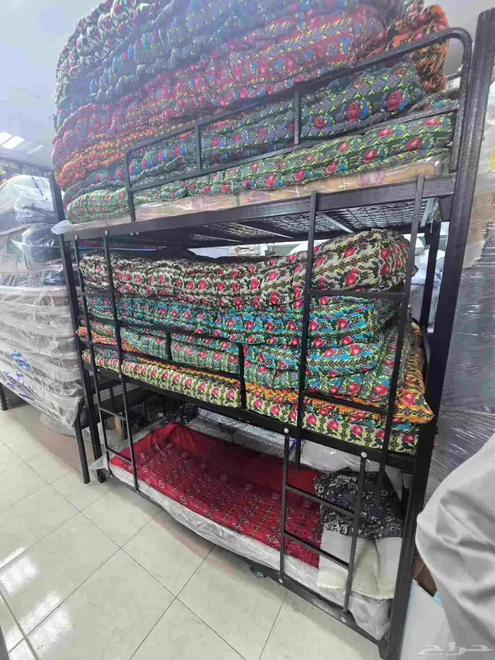 سرير حديد ثلاثه أدوار مراتب مخدات بطانيات تجهيز غرف 0
