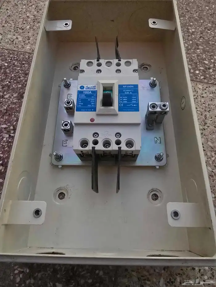 قاطع الفنار 100 أمبير نظيف جدا 6