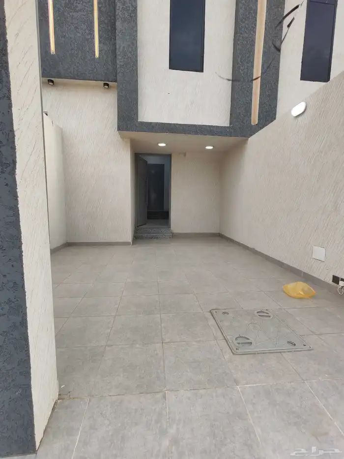 للبيع روف ببايكه سياره ودرج خارجي مع ملحق بسعر 650 الف 1