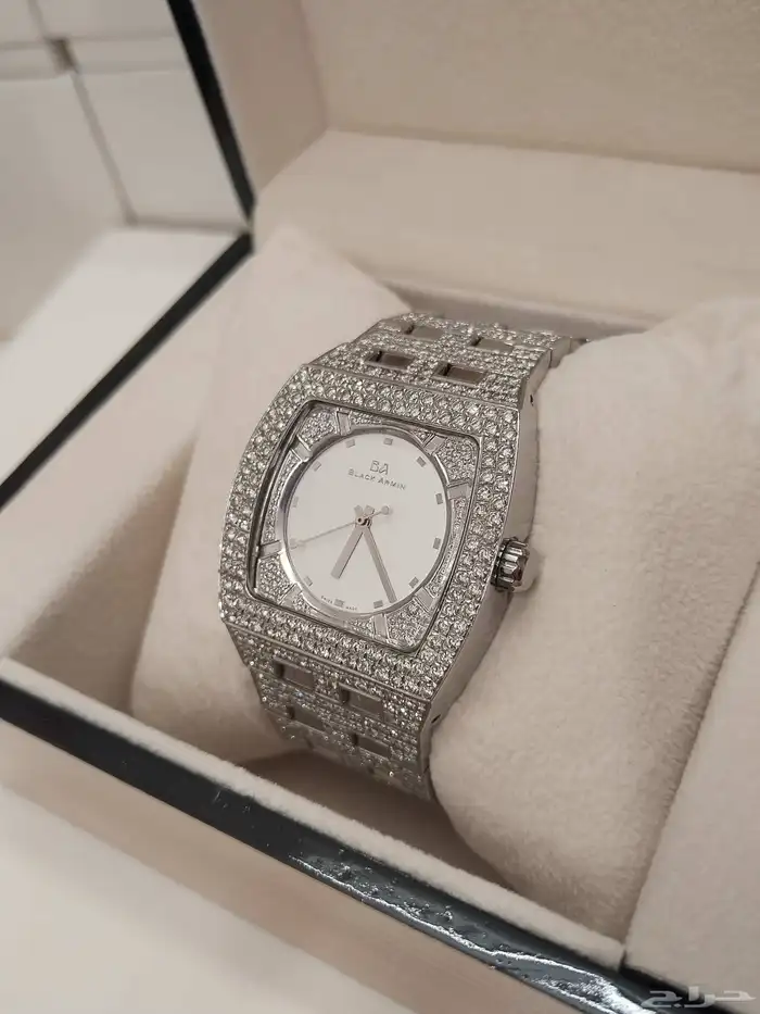 ساعة فل الماس بلاك ارمن 1