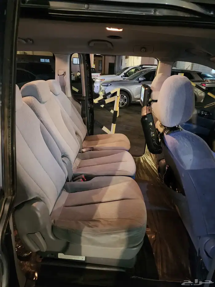 كيا كرنفال موديل 2009 18