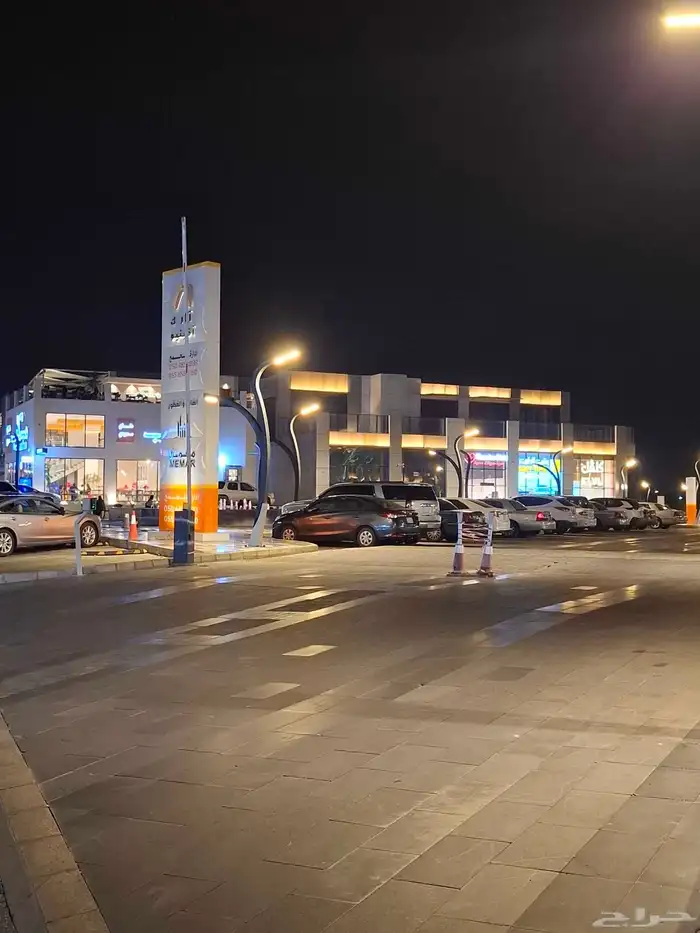 عروض مميزة على إيجار المعارض والتراسات - ستريب مول أرك أفينو 6