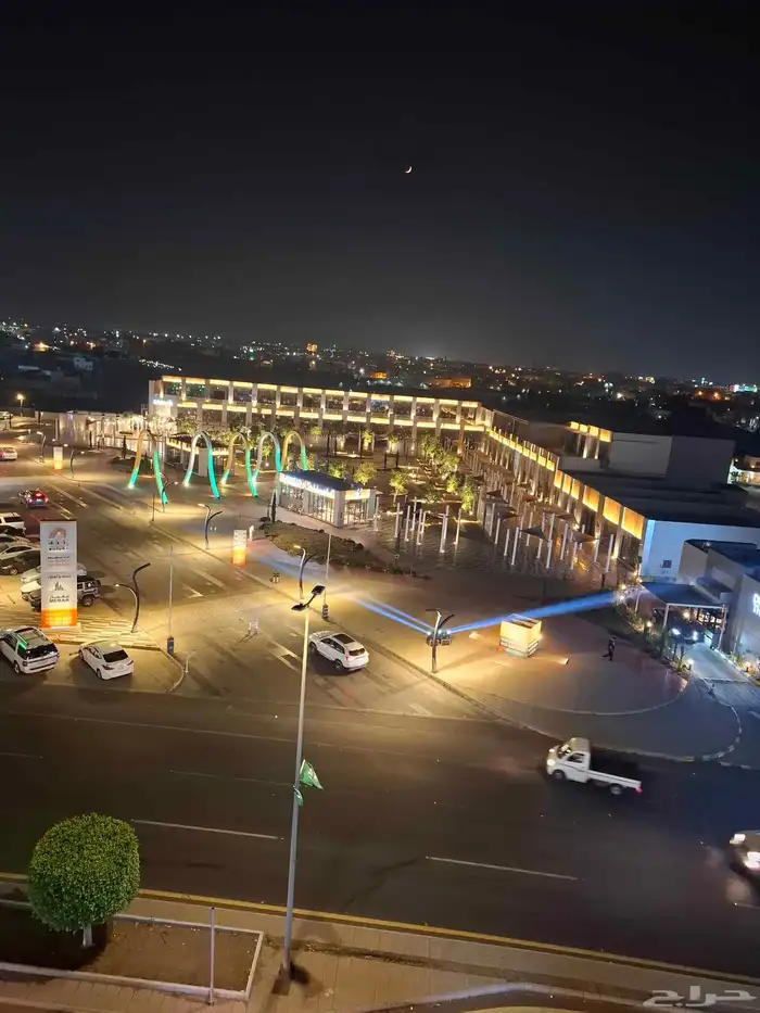 عروض مميزة على إيجار المعارض والتراسات - ستريب مول أرك أفينو 4