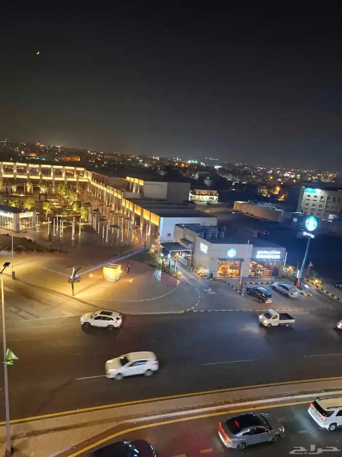 عروض مميزة على إيجار المعارض والتراسات - ستريب مول أرك أفينو 5