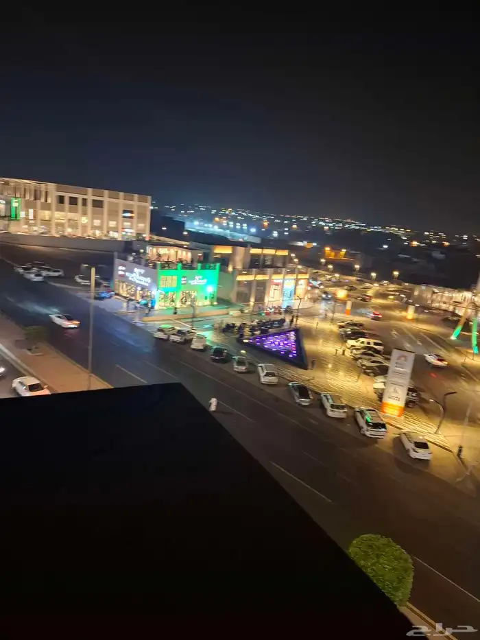 عروض مميزة على إيجار المعارض والتراسات - ستريب مول أرك أفينو 1