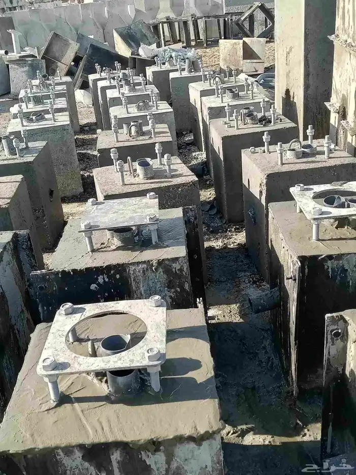 يوجد لدينا حواجز خرسانيه جهزه جميع انواع المقاصت اتوصل 4