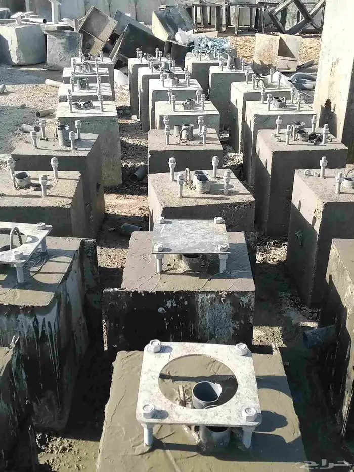 يوجد لدينا حواجز خرسانيه جهزه جميع انواع المقاصت اتوصل 2