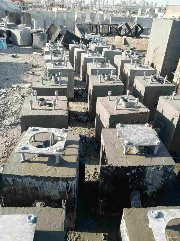 يوجد لدينا حواجز خرسانيه جهزه جميع انواع المقاصت اتوصل 7