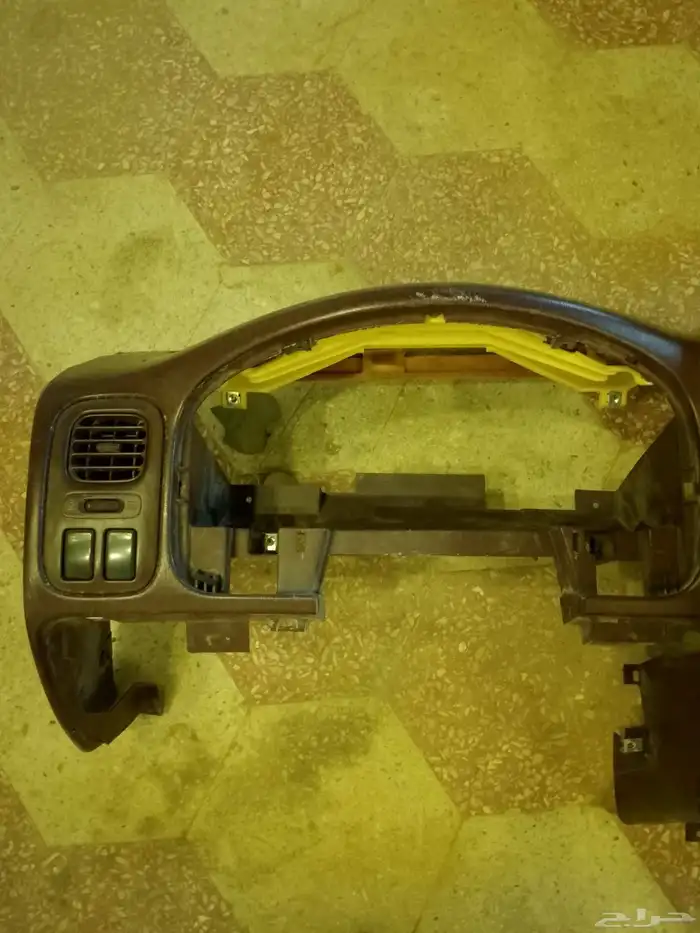 هدرز وقشرة وقطع نيسان مستعمل 4