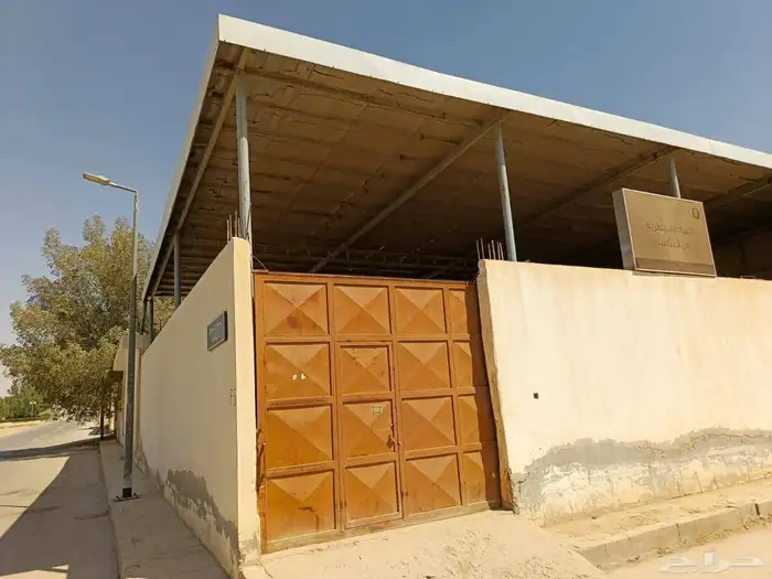 مظلة بحي الغنامية حديد 15في 13 1