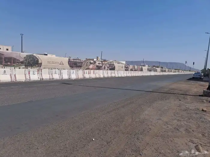 للبيع ارض في حمراء الاسد موقع مميز 0