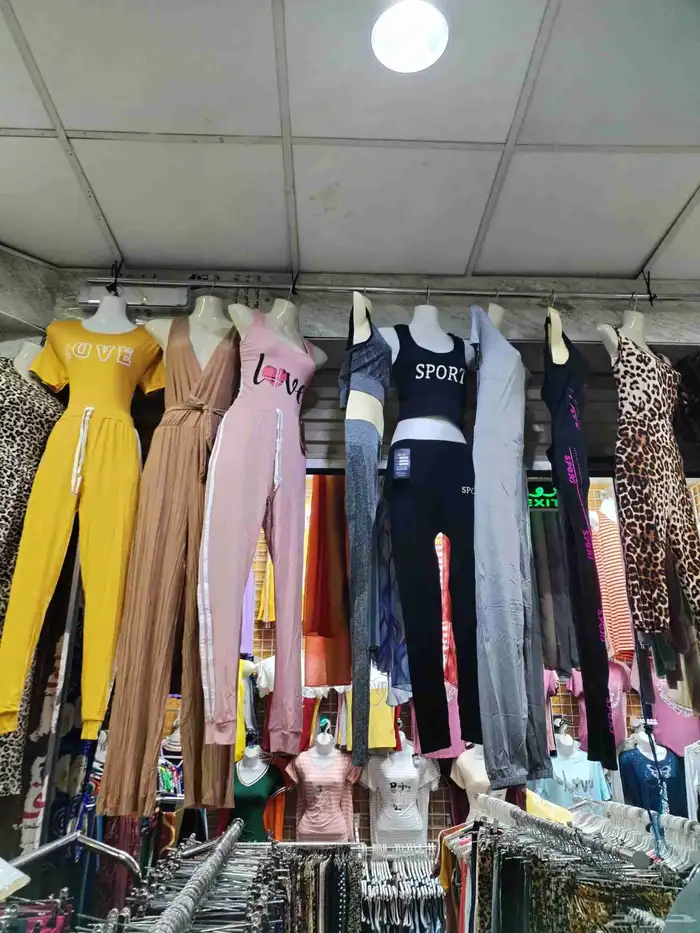 ملابس بناتيه سعرهم حلو 2