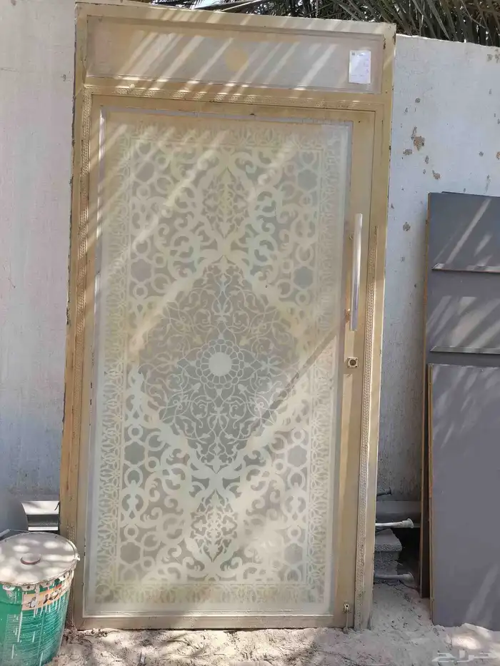 للبيع باب ليزر مقاس 1.20في2.40 الباب شبه جديد استخدام بسيط 0