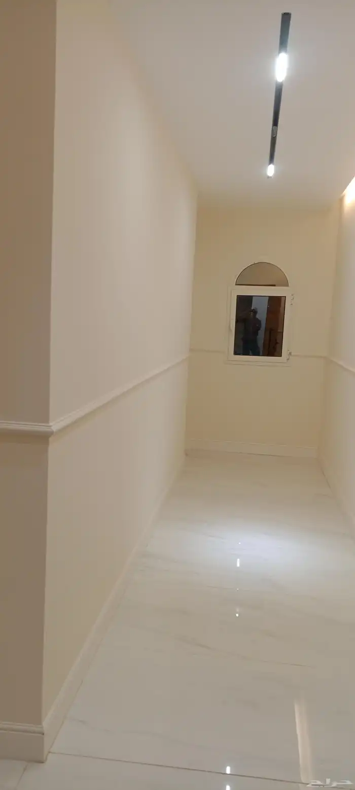معلم بويه داخليه وخارجيه وجميع الدهانات ومعالجه الرطوبه 1