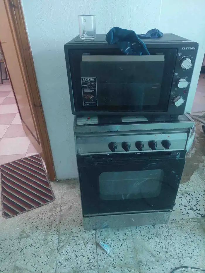 جهاز بلايستيشن 4 وجهاز سير رياضه وادوات منزل للبيع 5
