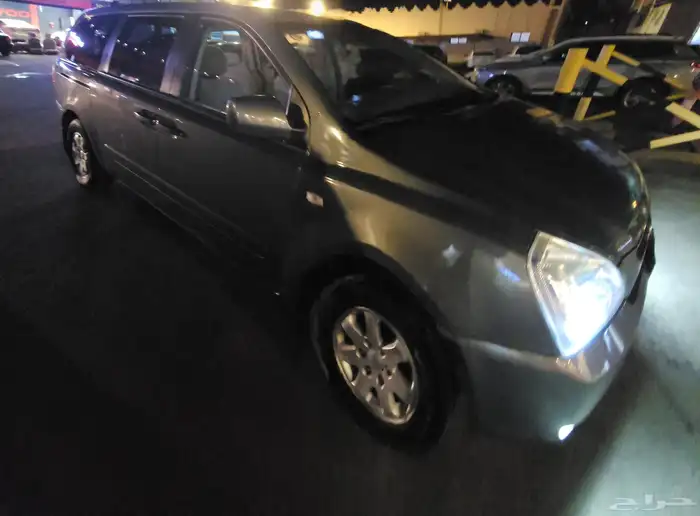 كيا كرنفال موديل 2009 3