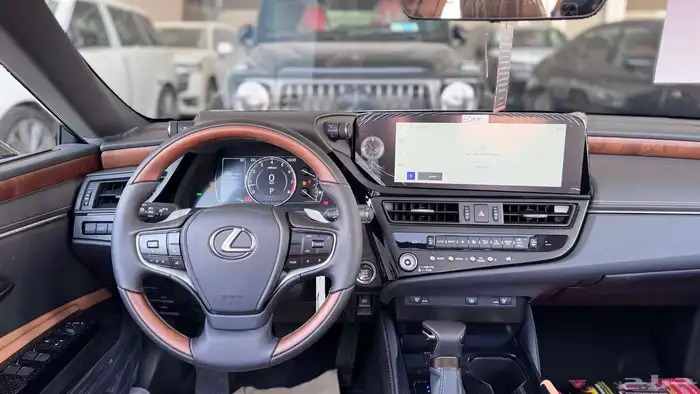 متوفر لكزس ES350 Cc نص فل وارد البريمي مع شهاده المنشأ مو 7