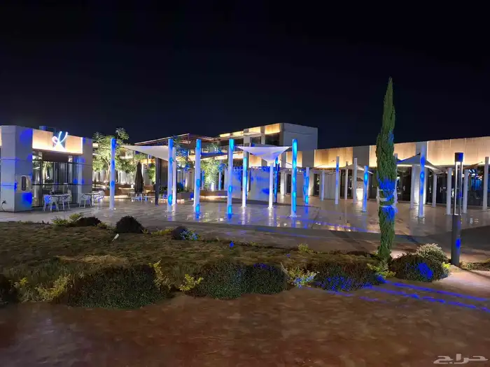 عروض مميزة على إيجار المعارض والتراسات - ستريب مول أرك أفينو 18