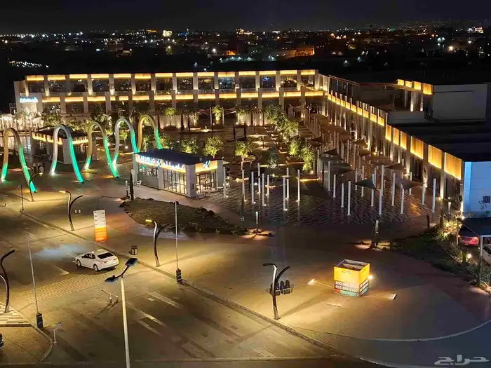 عروض مميزة على إيجار المعارض والتراسات - ستريب مول أرك أفينو 16