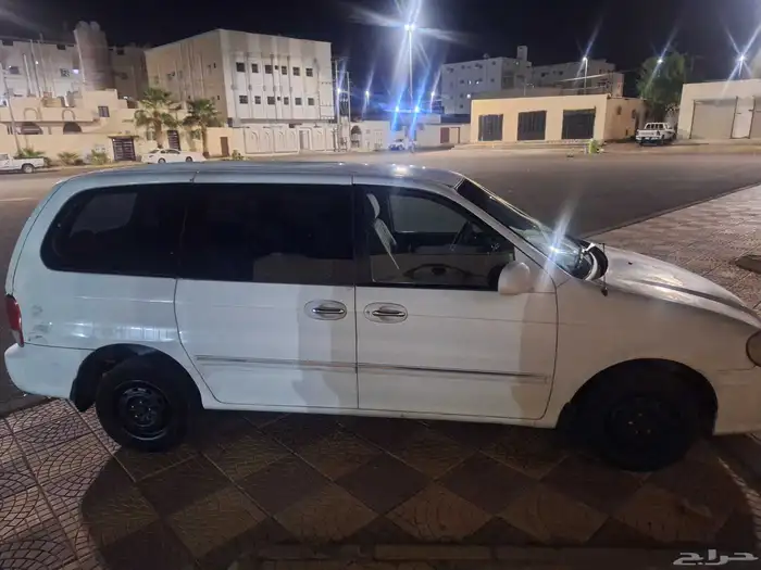 للبيع علي وجه السرعة كيا كرنفال موديل 2002 0