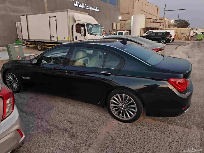 بي ام دابليو 750Li 2009 0