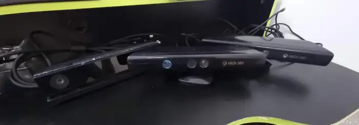 للبيع   كاميرات إكس بوكس أصلية 2