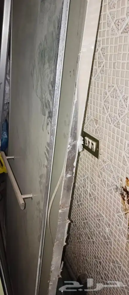 أجهزة كهربائية ودولاب مطبخ واغراض اخري 3
