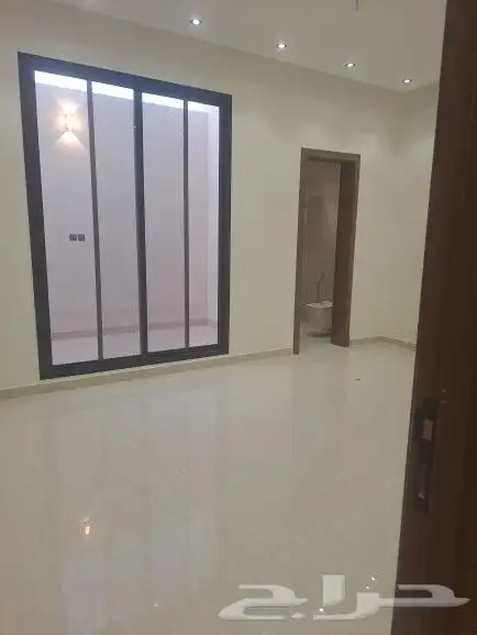 تون هاوس المساحه 300 في حي طويق 6