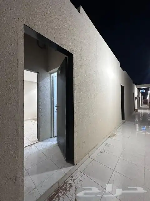 غرفة عزاب للايجار في حي الرمال نظيفه 0