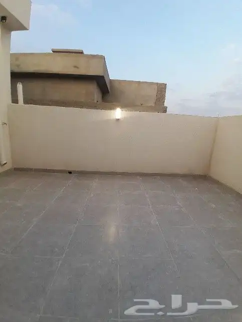 للبيع فيلا روف دور ثاني مع ملحق تشطيب9VIPغرف بالمحاله 820الف 32