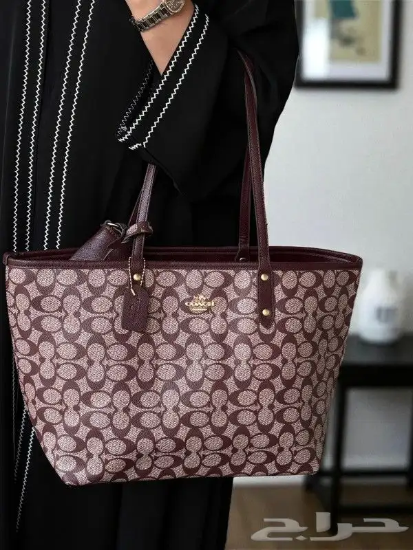 يوجد لدينا جميع انواع الشنط جمله وقطاعي 4