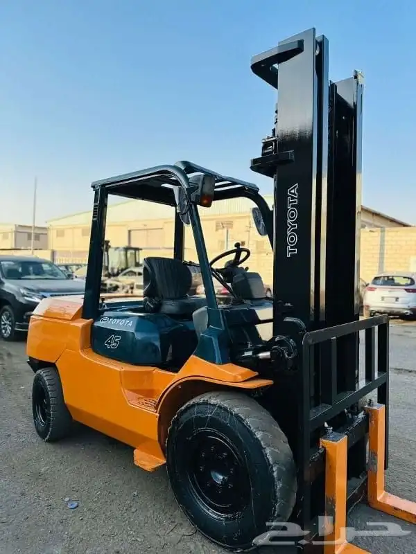 إيجار رافعه شوكيه فوركلفت يومي وشهري ومشاوير حسب احتياجاتك 0