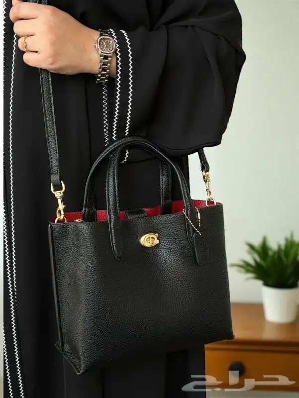 يوجد لدينا جميع انواع الشنط جمله وقطاعي 2