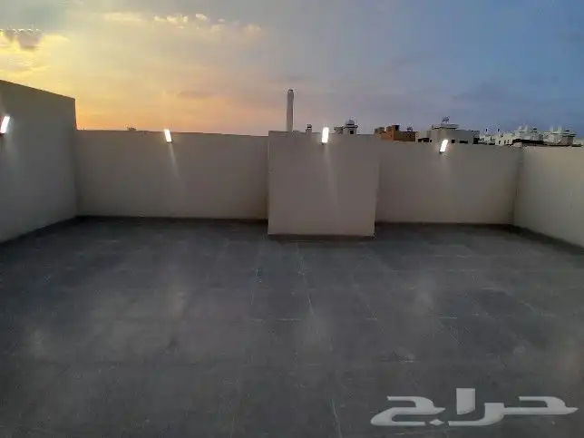 للبيع فيلا روف دور ثاني مع ملحق تشطيب9VIPغرف بالمحاله 820الف 64