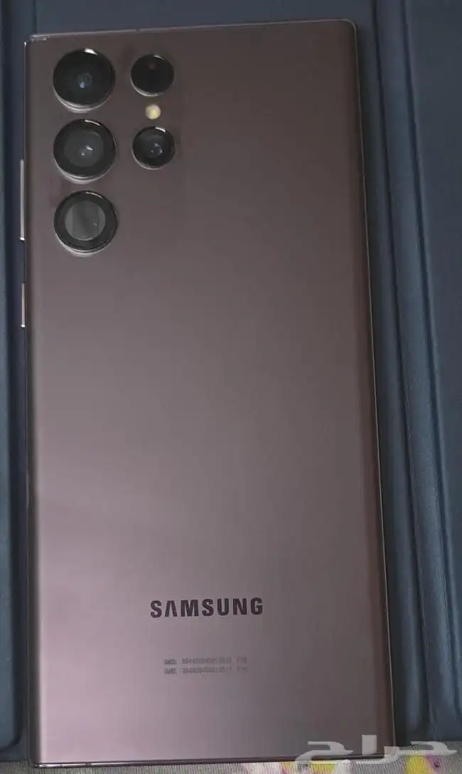 Samsung S22 Ultra in Burgundy 1