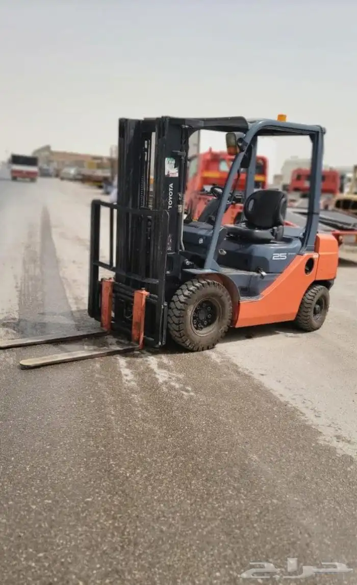 إيجار رافعه شوكيه فوركلفت يومي وشهري ومشاوير حسب احتياجاتك 6