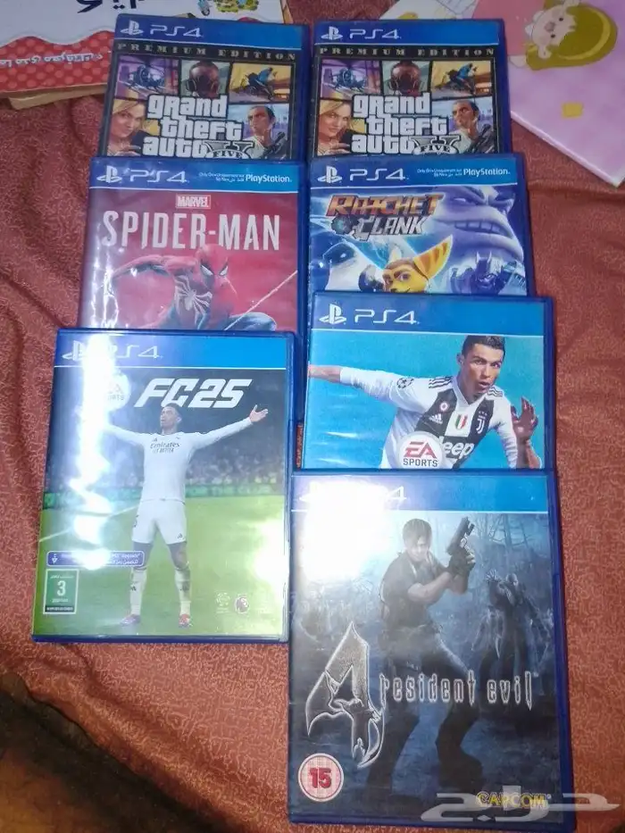 بلاي ستيشن 4. 12 لعبه زائد ثلاث عيادي سلك الاتش دي 8