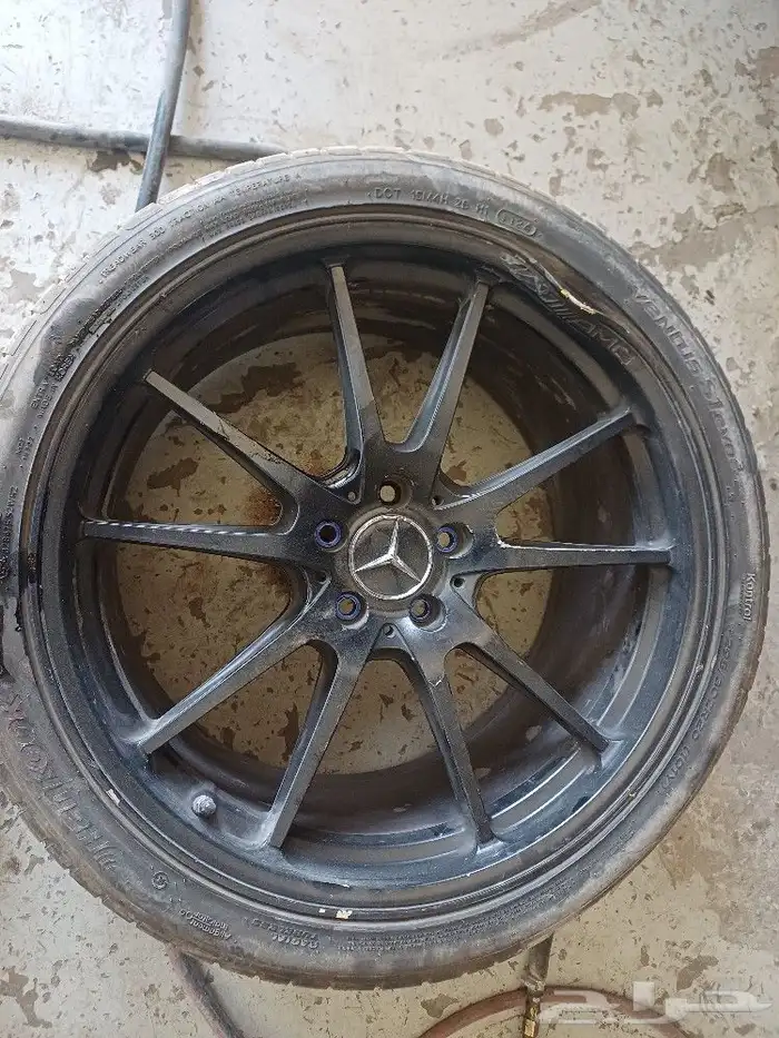 مطلوب جنط امامى مرسدس C63 نفس الشكل مقاس 19 0