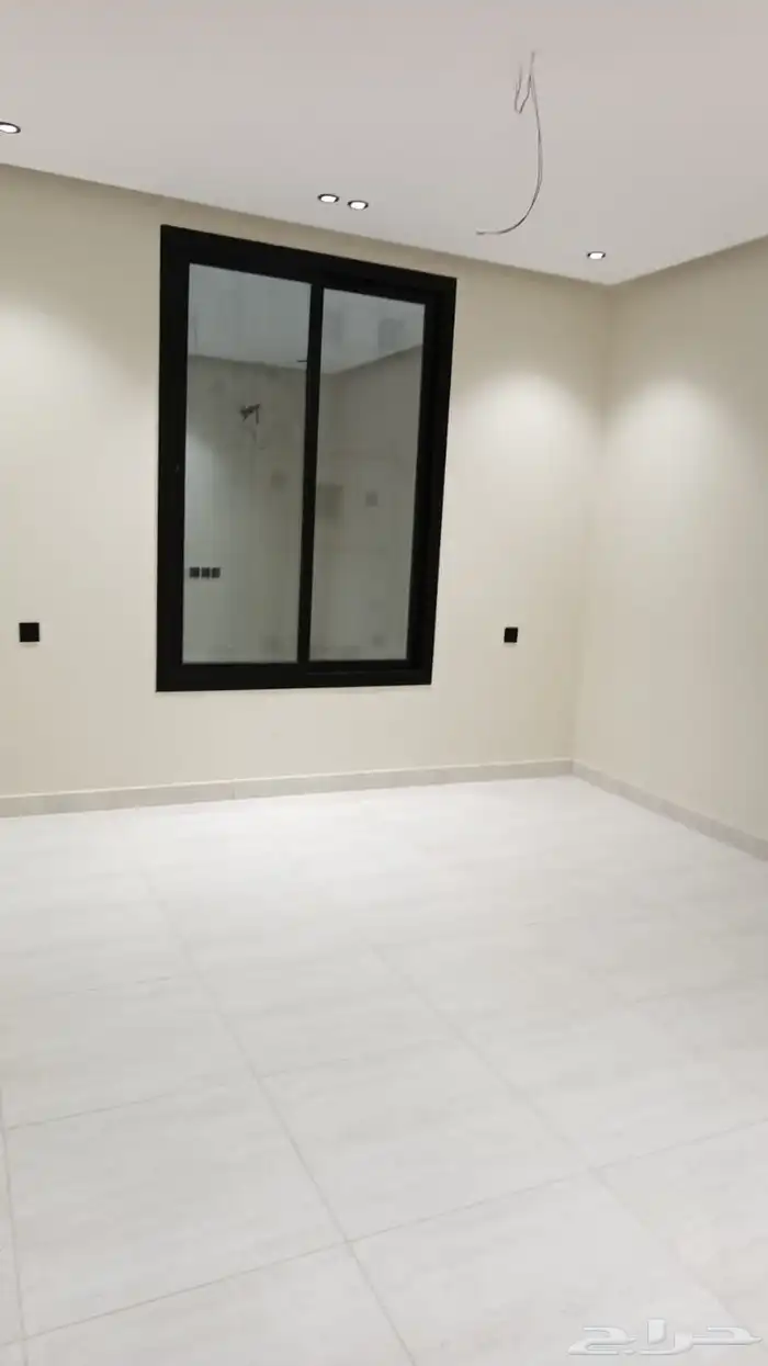 شقه للبيع في حي الروضه جده 4 غرف 6