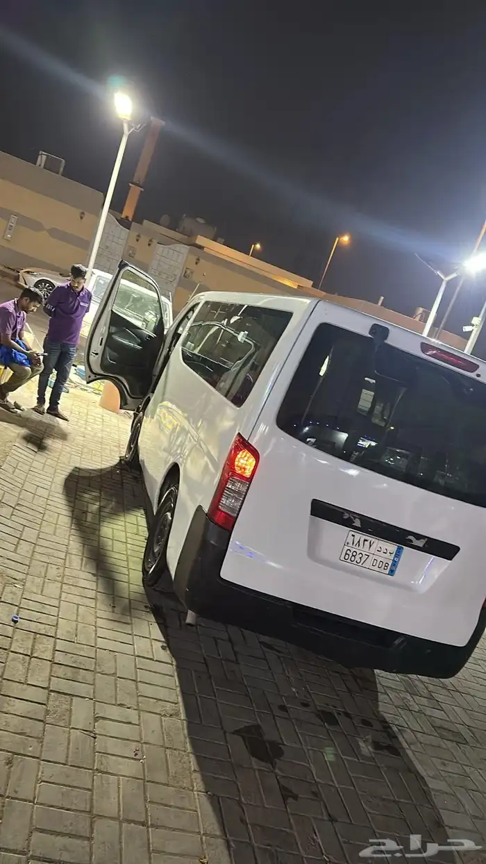 باص نيسان اورفان موديل 2016 1