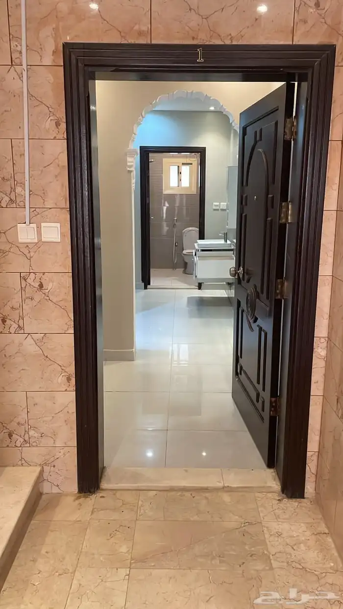 شقة الايجار 6غرف عوايل مخطط الرياض جده 10
