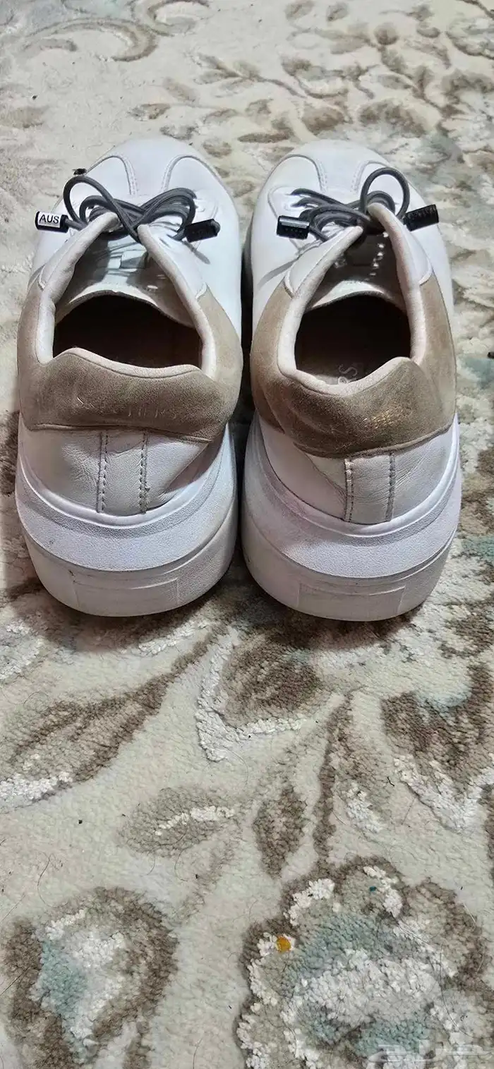 للبيع شوز اصلي 24