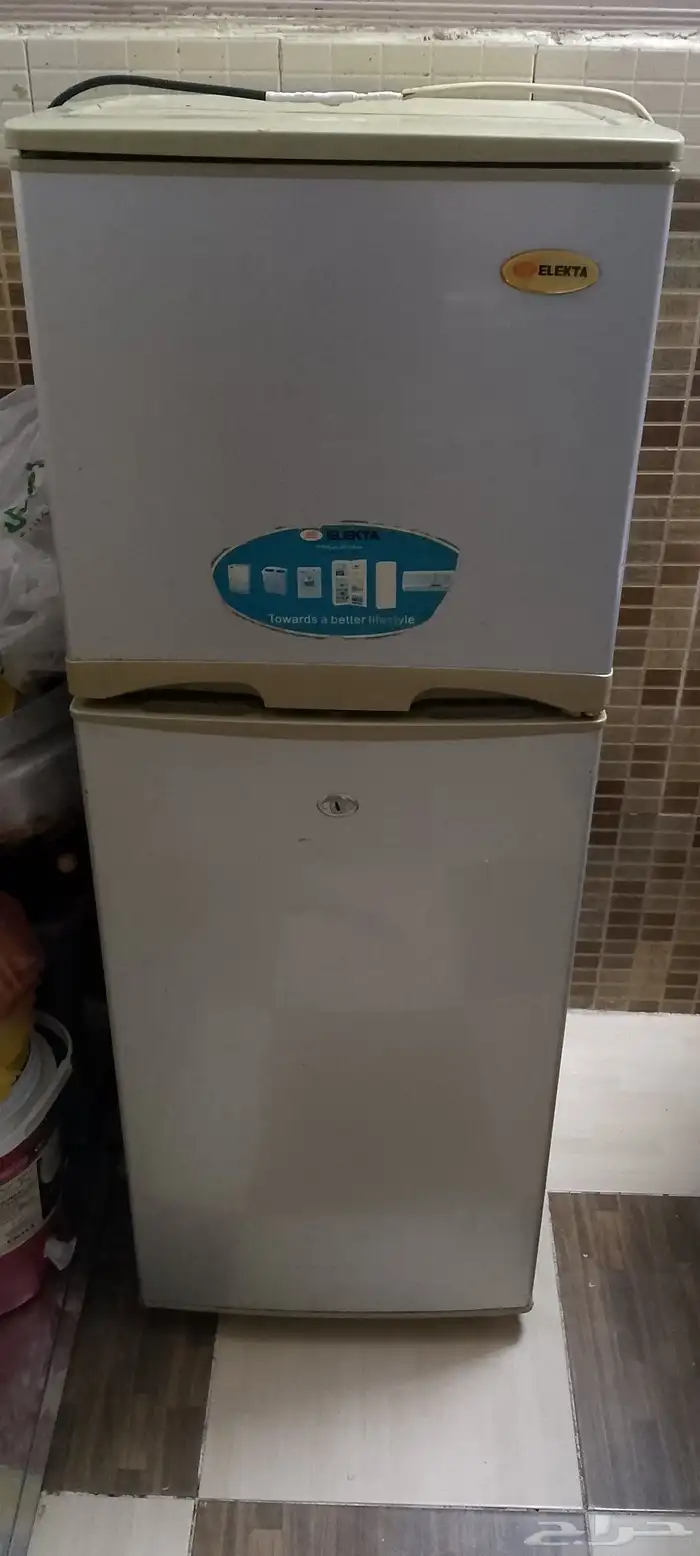 ثلاجه لبيع مقاس وسط 0