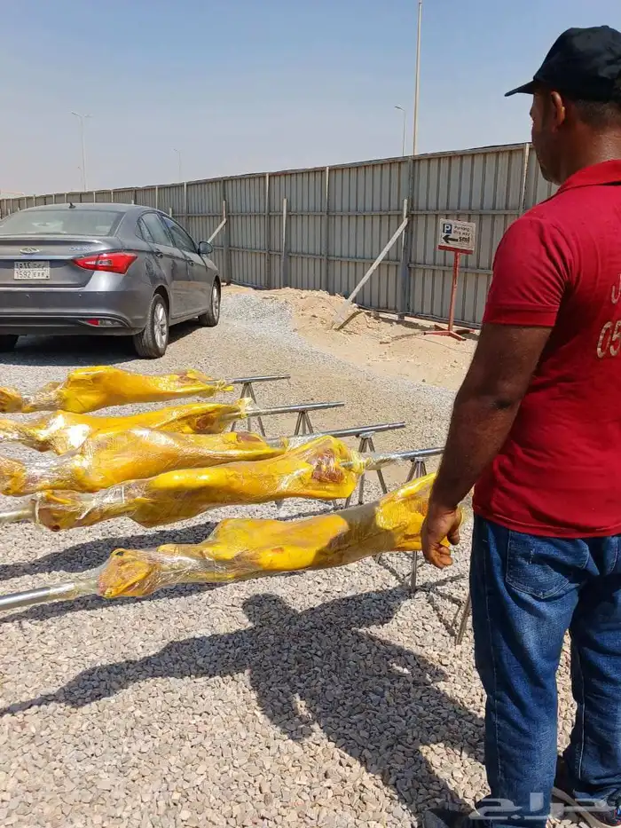 مطعم الخير يقدم خروف سيخ على الجمر 1 خروف مشوي   2   دجاج مش 4