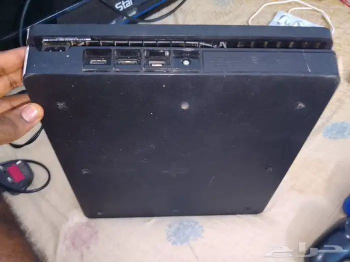 بلاي ستيشن 4. 12 لعبه زائد ثلاث عيادي سلك الاتش دي 1