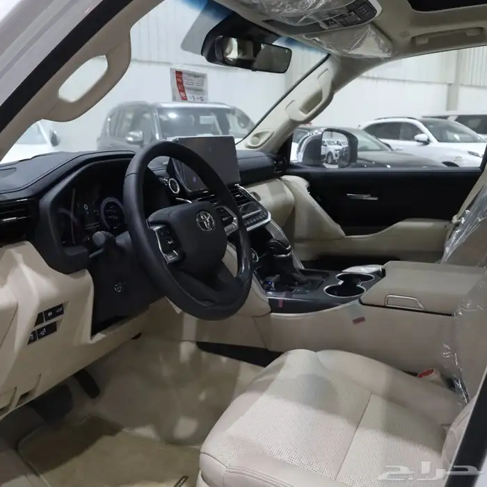 لاندكروزر VXR وارد قطر موديل 2025 4