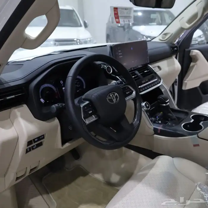 لاندكروزر VXR وارد قطر موديل 2025 5